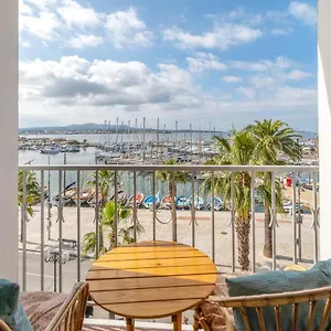 charming-studio-with-balcony-and-sea-view-in-sanary-sur.fr-provencehotel.com/